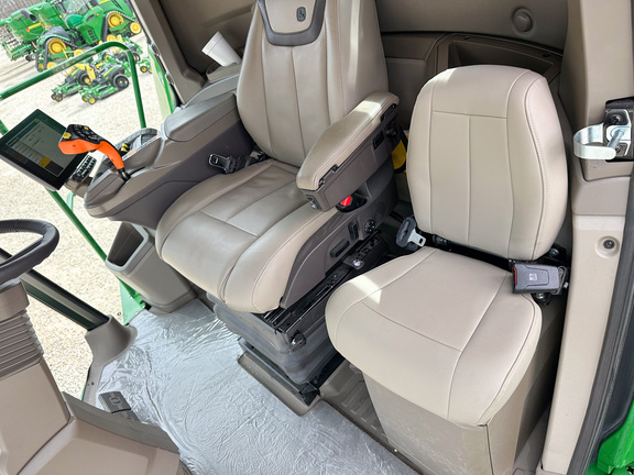 2025 John Deere S7 800 Combine