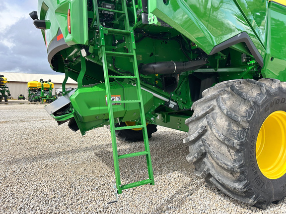 2025 John Deere S7 800 Combine