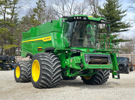 2025 John Deere S7 800 Combine