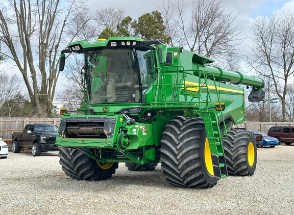 2025 John Deere S7 800 Combine