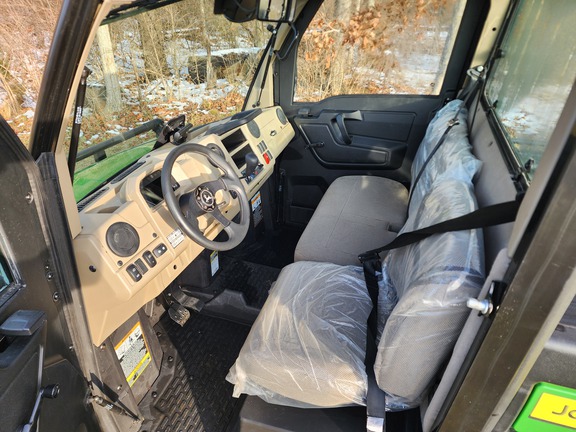 2023 John Deere 835R ATV