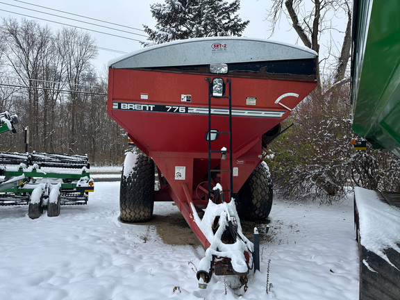 2003 Brent 776 Grain Cart