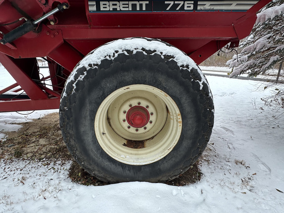 2003 Brent 776 Grain Cart