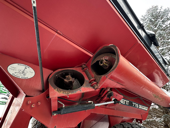 2003 Brent 776 Grain Cart