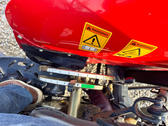 2009 Massey Ferguson 2605 Tractor Compact