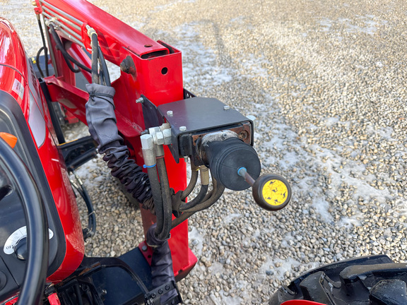 2009 Massey Ferguson 2605 Tractor Compact