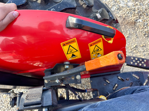 2009 Massey Ferguson 2605 Tractor Compact