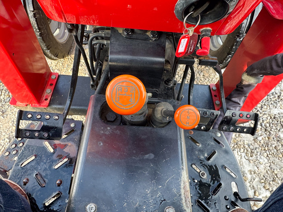 2009 Massey Ferguson 2605 Tractor Compact