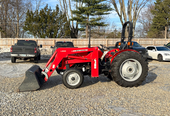 2009 Massey Ferguson 2605 Tractor Compact