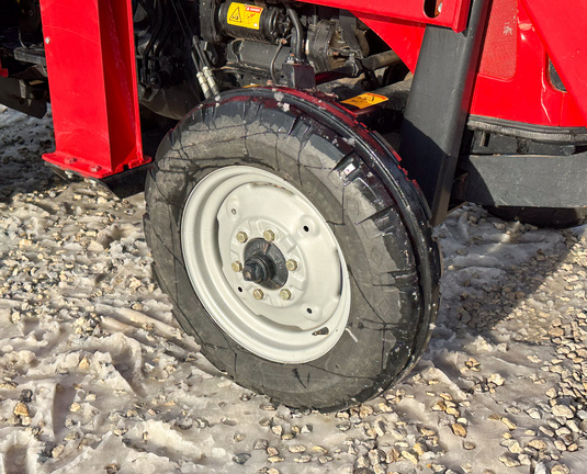 2009 Massey Ferguson 2605 Tractor Compact
