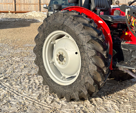 2009 Massey Ferguson 2605 Tractor Compact