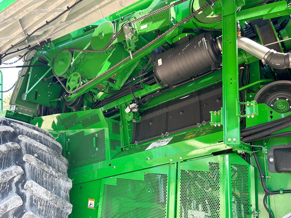 2018 John Deere S760 Combine