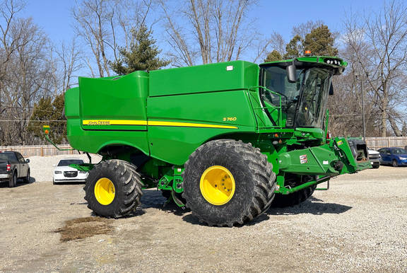 2018 John Deere S760 Combine