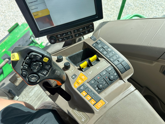 2018 John Deere S760 Combine