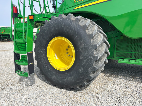 2018 John Deere S760 Combine