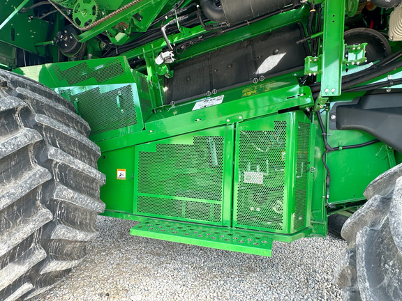 2018 John Deere S760 Combine