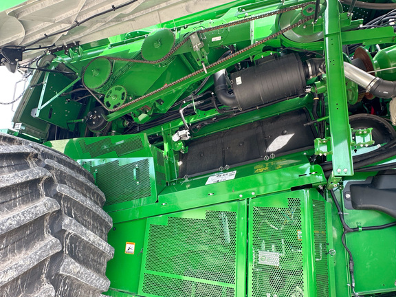 2018 John Deere S760 Combine