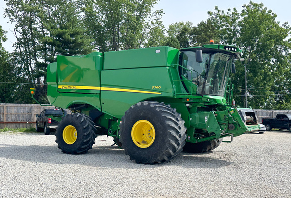2018 John Deere S760 Combine