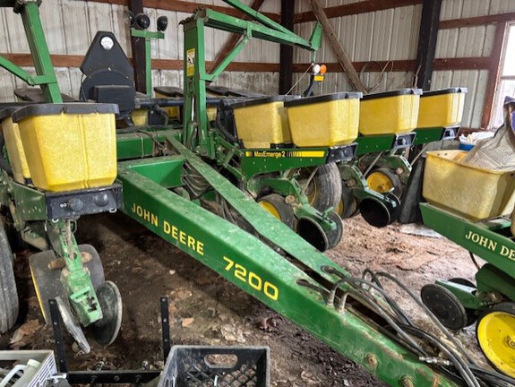 John Deere 7200 Planter