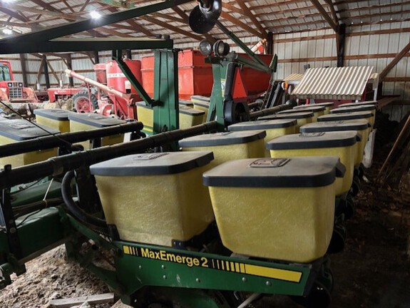 John Deere 7200 Planter