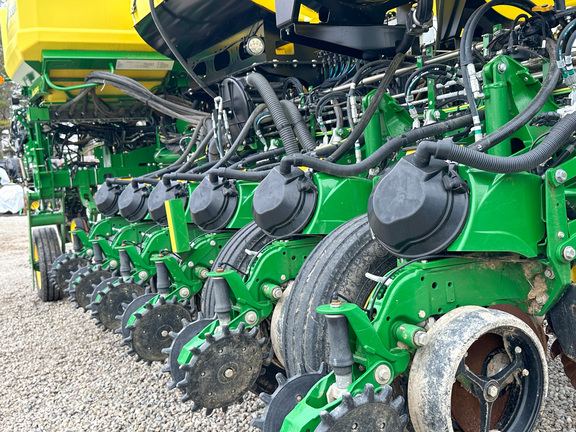 2023 John Deere 1775NT Planter