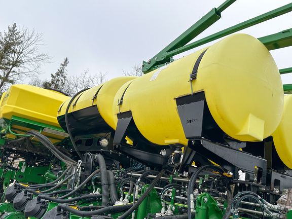 2023 John Deere 1775NT Planter