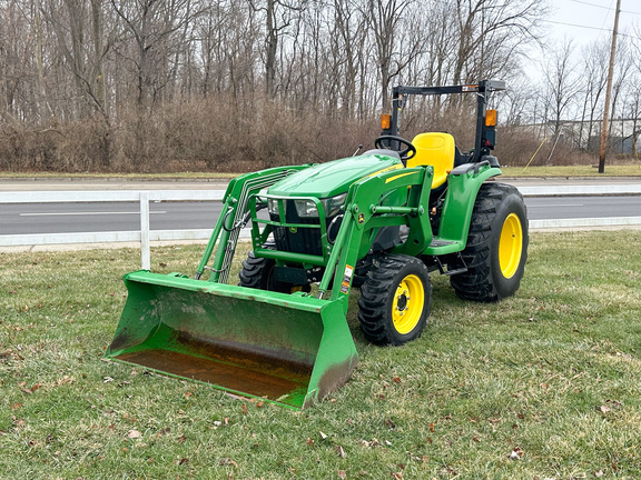2020 John Deere 3032E Tractor Compact