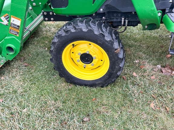 2020 John Deere 3032E Tractor Compact