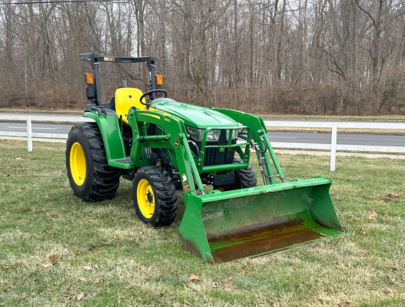 2020 John Deere 3032E Tractor Compact