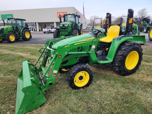 2024 John Deere 3032E Tractor Compact