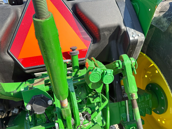 2024 John Deere 5075E Tractor