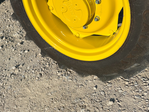 2024 John Deere 5075E Tractor