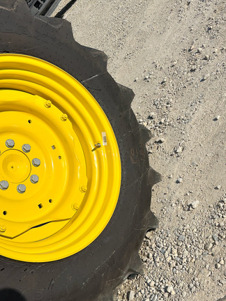 2024 John Deere 5075E Tractor