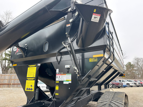 2021 J&M 1432-22 Grain Cart