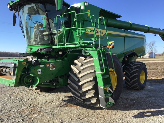 2025 John Deere S7 800 Combine