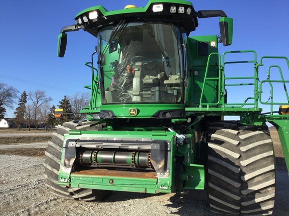 2025 John Deere S7 800 Combine