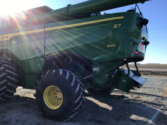 2025 John Deere S7 800 Combine