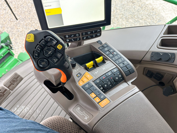 2019 John Deere S780 Combine