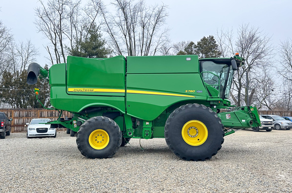 2019 John Deere S780 Combine