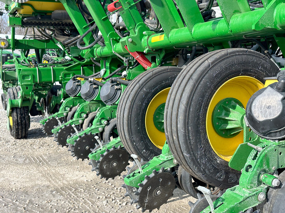 2023 John Deere 1795 Planter