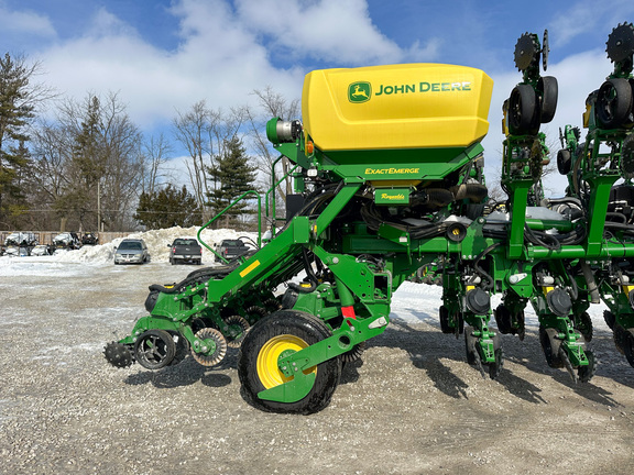 2023 John Deere 1795 Planter