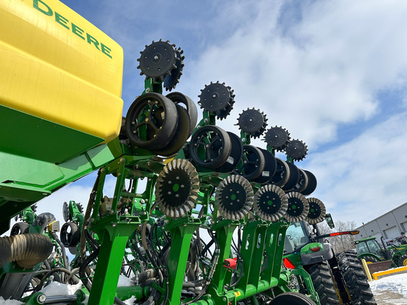 2023 John Deere 1795 Planter