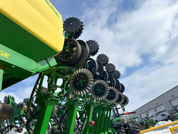 2023 John Deere 1795 Planter