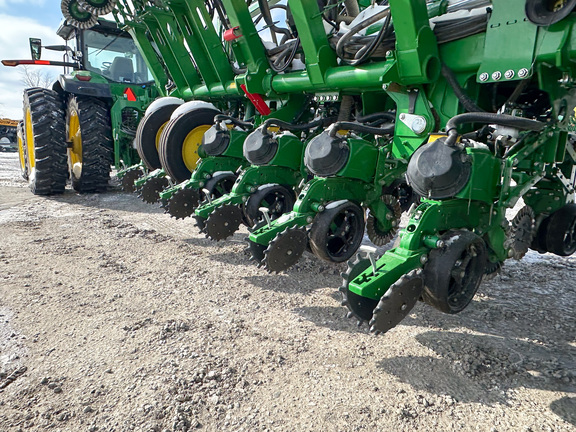 2023 John Deere 1795 Planter