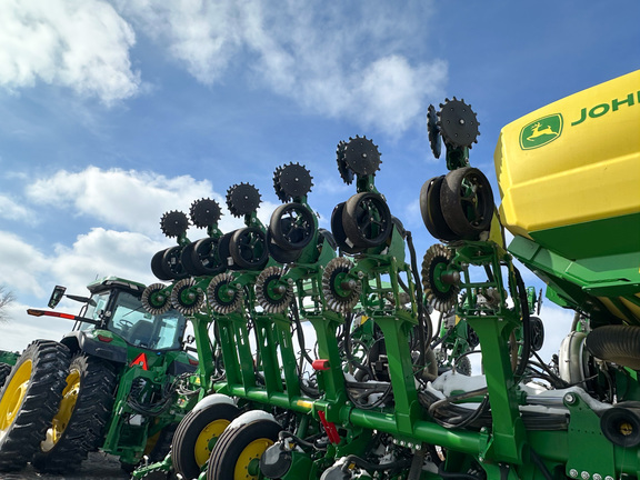 2023 John Deere 1795 Planter