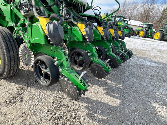 2023 John Deere 1795 Planter