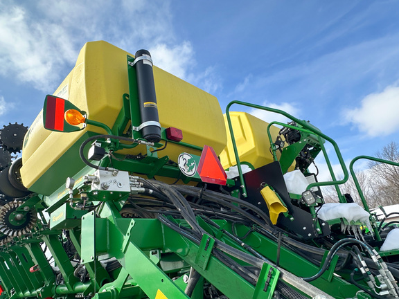 2023 John Deere 1795 Planter