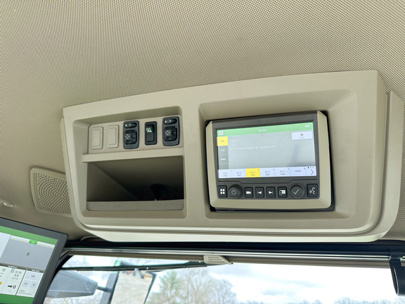 2025 John Deere 8RX 410 Tractor Rubber Track