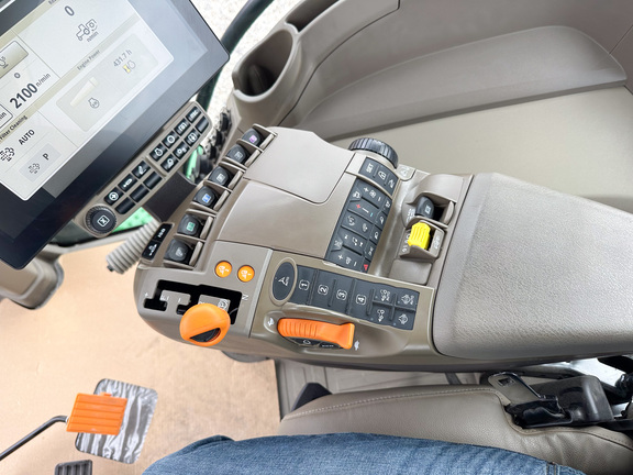 2025 John Deere 8RX 410 Tractor Rubber Track