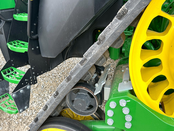 2025 John Deere 8RX 410 Tractor Rubber Track